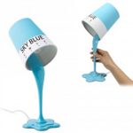 lampe pot de peinture bleue
